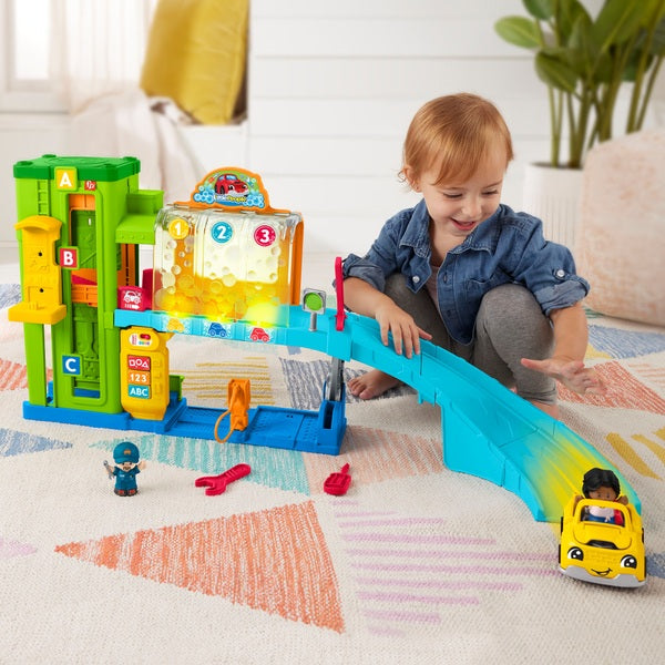 Fisher Price Little People LightUp Learning Garage