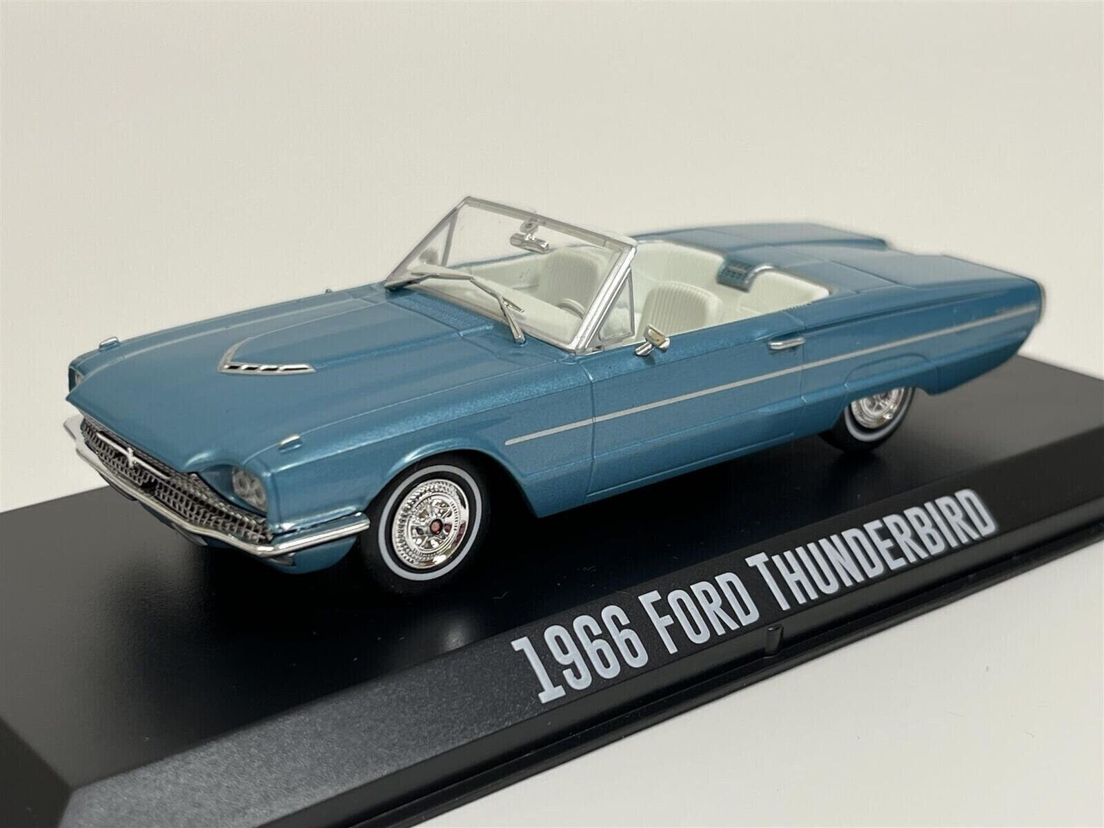 Ford Thunderbird Thelma & Louise 1:43 Die Cast