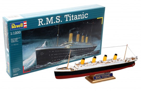 R.M.S. Titanic 1:1200 Scale Kit