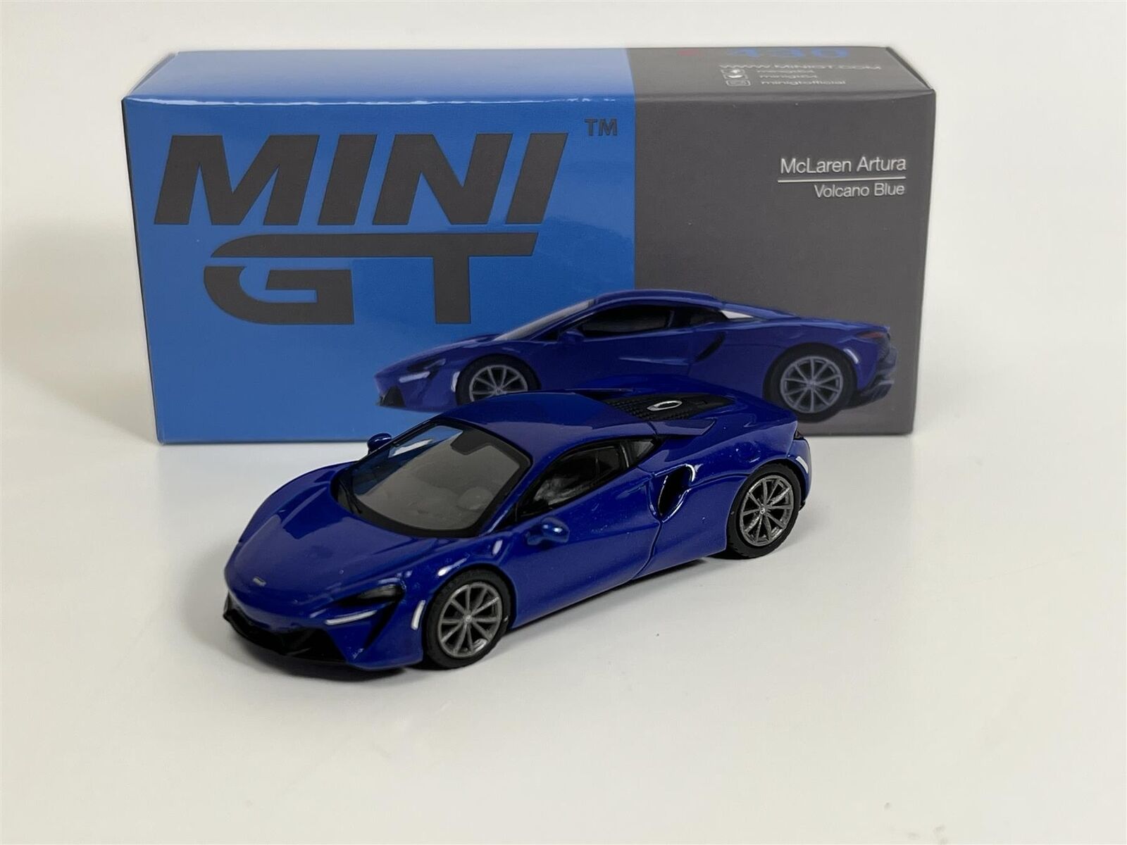 Mini GT Mclaren Artura Volcano Blue 1:64 Die Cast