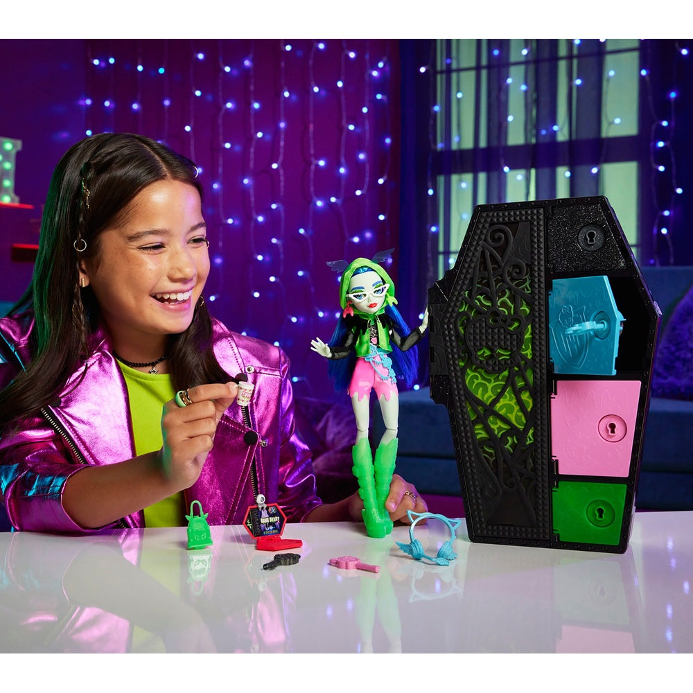 Monster High Neon Frights Ghoulia Yelps