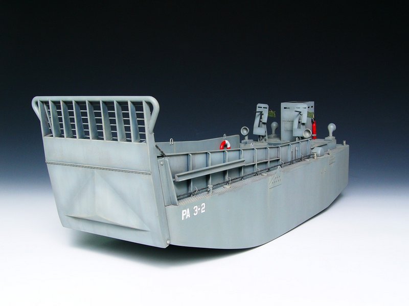 WW2 LCM Landing Craft USN 1:72 Scale Kit
