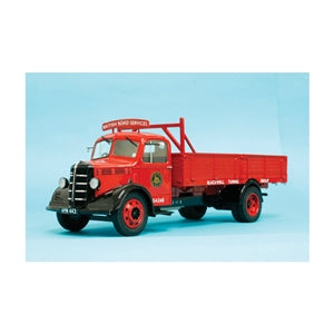Bedford 0 Series LWB Dropside 1:24 Scale Kit