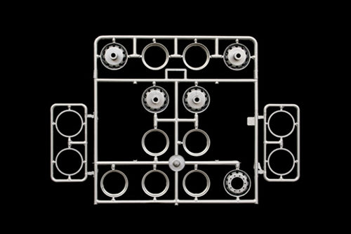 Italeri Peterbilt 378 Long Hauler 1:24 Scale Kit