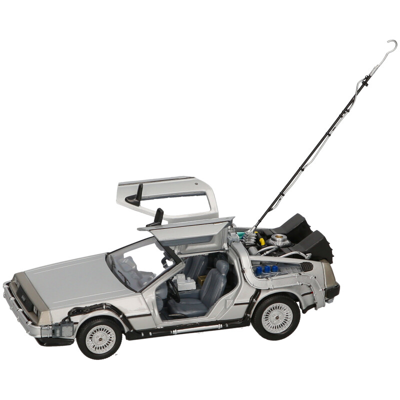 DeLorean Back to the Future 1 1:24 Scale Die Cast