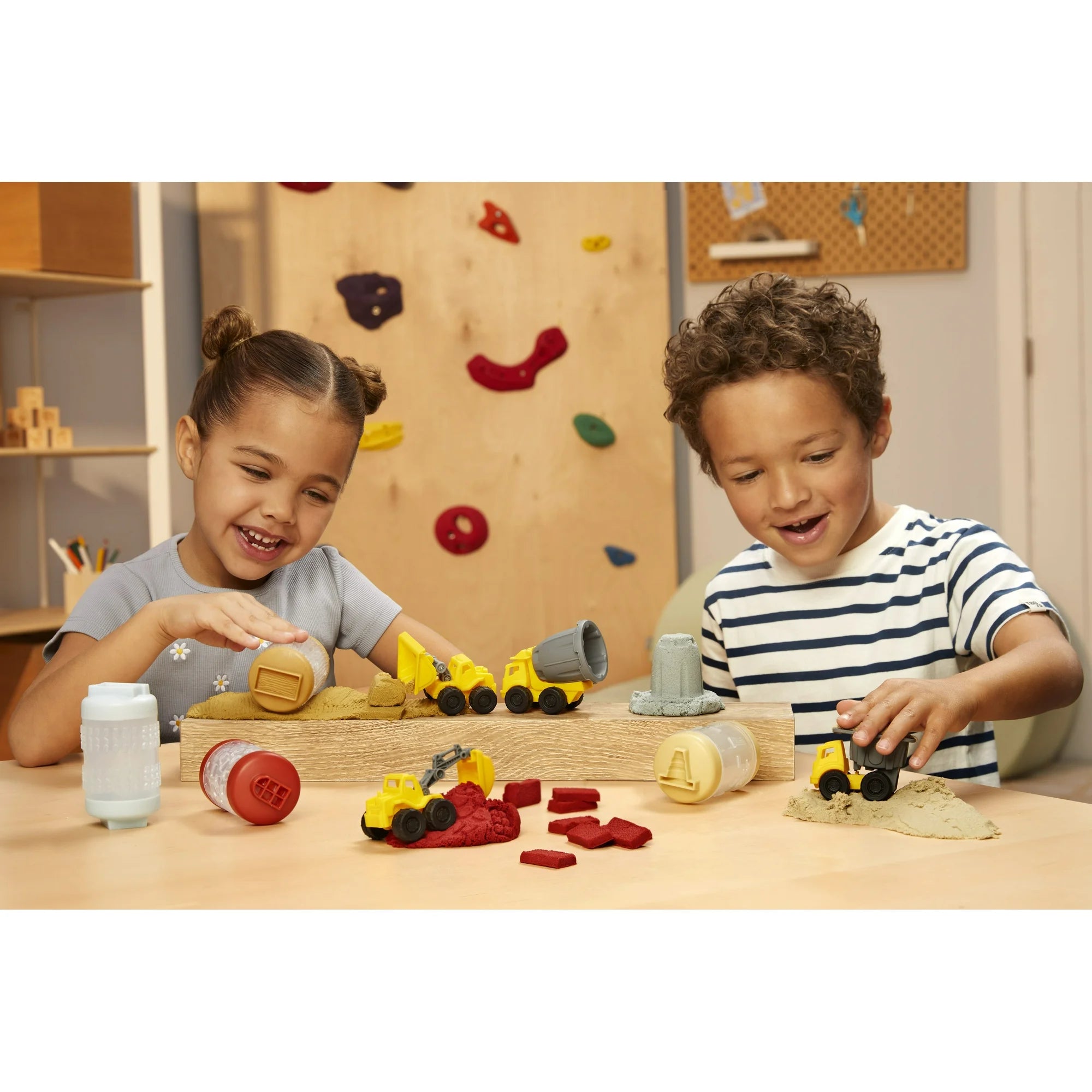 Wonder Factory Never Dry Sand Construction Trucks