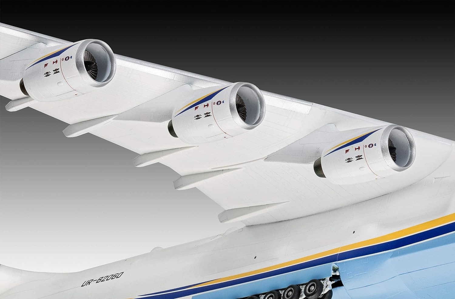 Antonov An-255 Mrija 1:144 Scale Kit