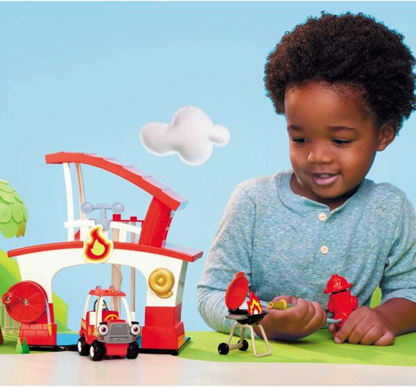 Little Tikes Lets Go Cosy Coupe Fire Station