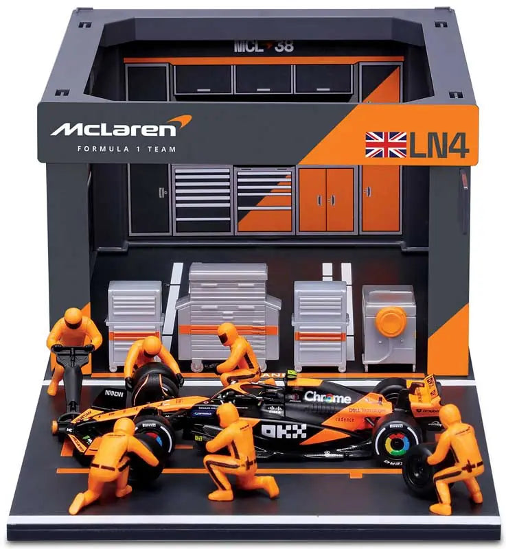 Bburago F1 McClaren MCL38 2024 & Pitt Pass Diorama - Norris