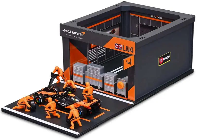 Bburago F1 McClaren MCL38 2024 & Pitt Pass Diorama - Norris
