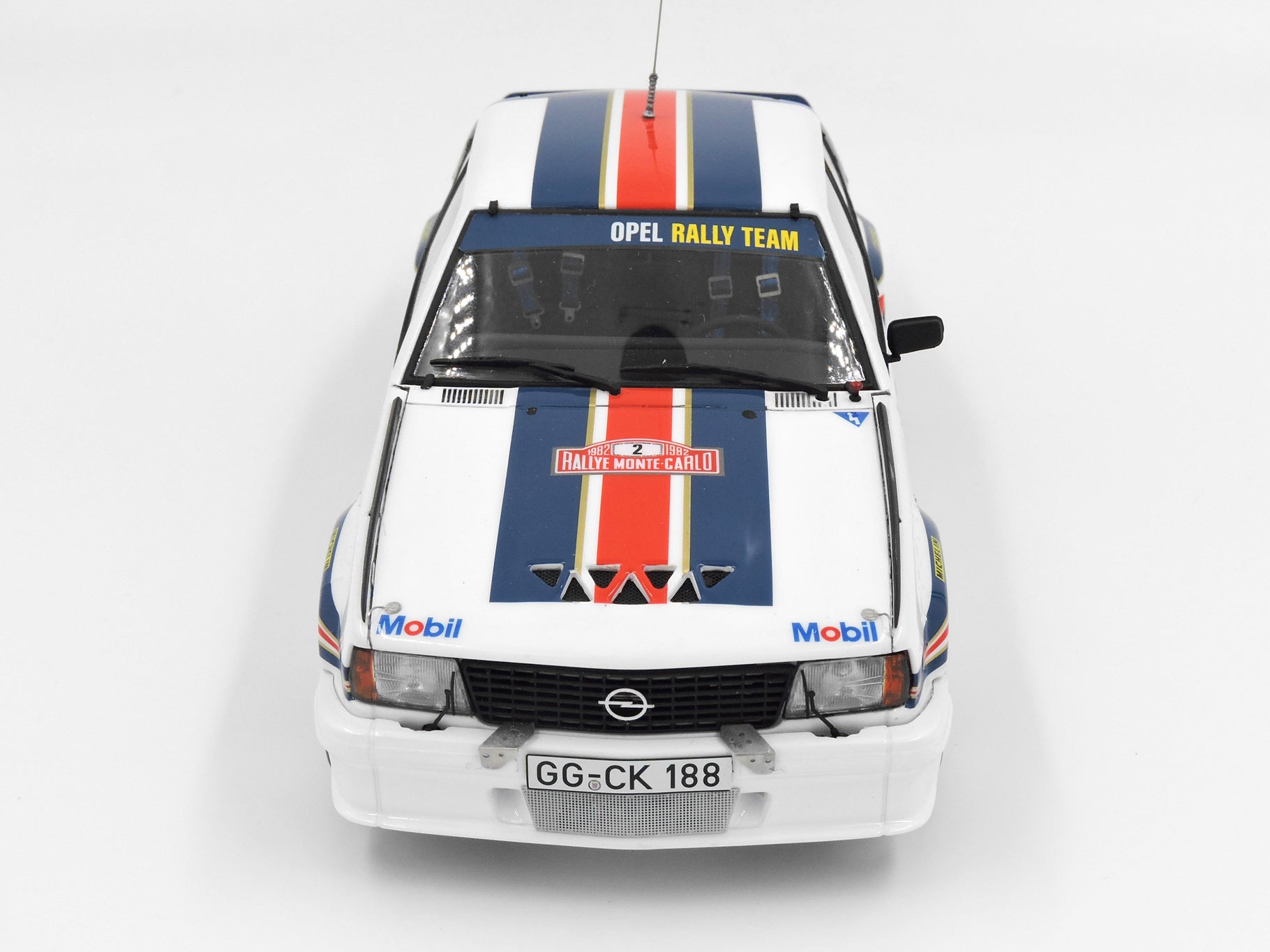 Belkits Opel Ascona 400 MC 1982 Rohl/Geistdor 1:24 Scale Model Kit