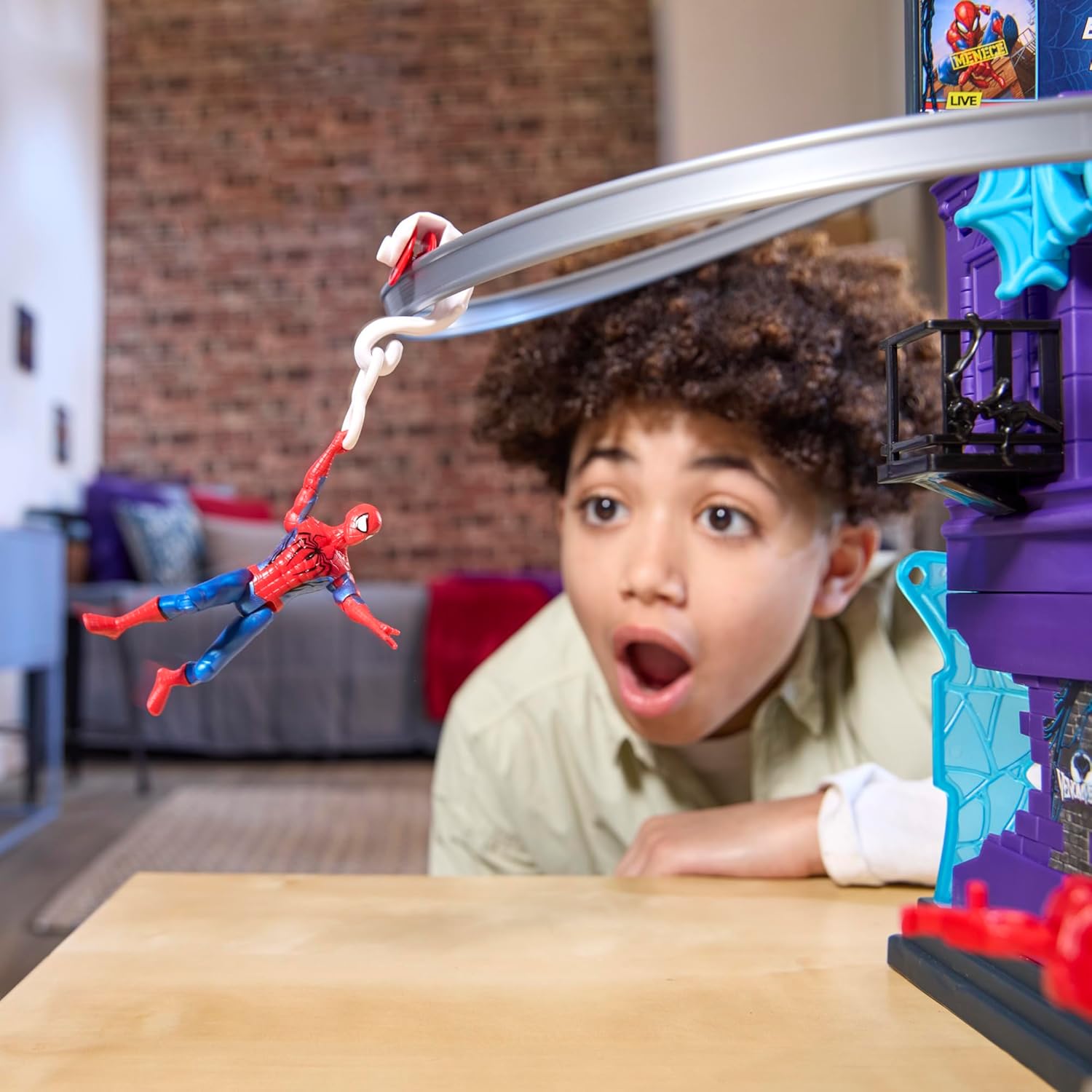Spider-Man Venom Versus Web Slinging City Playset