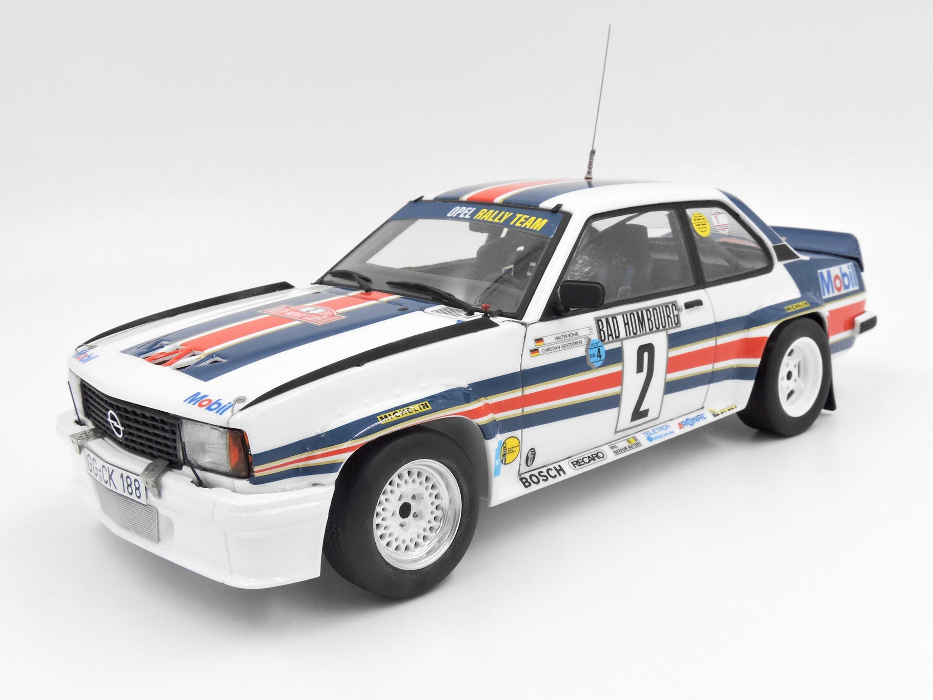 Belkits Opel Ascona 400 MC 1982 Rohl/Geistdor 1:24 Scale Model Kit