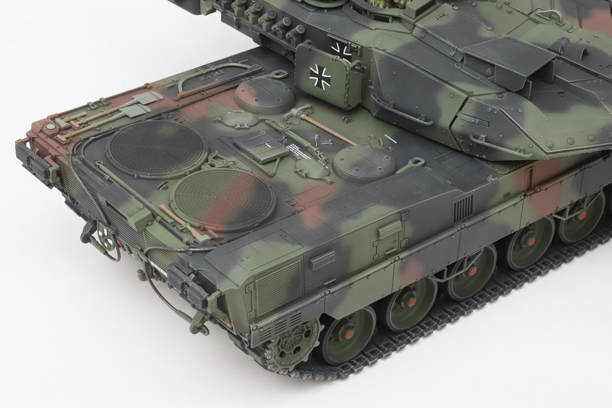 Tamiya Leopard II A7v Tank 1:35 Scale Kit
