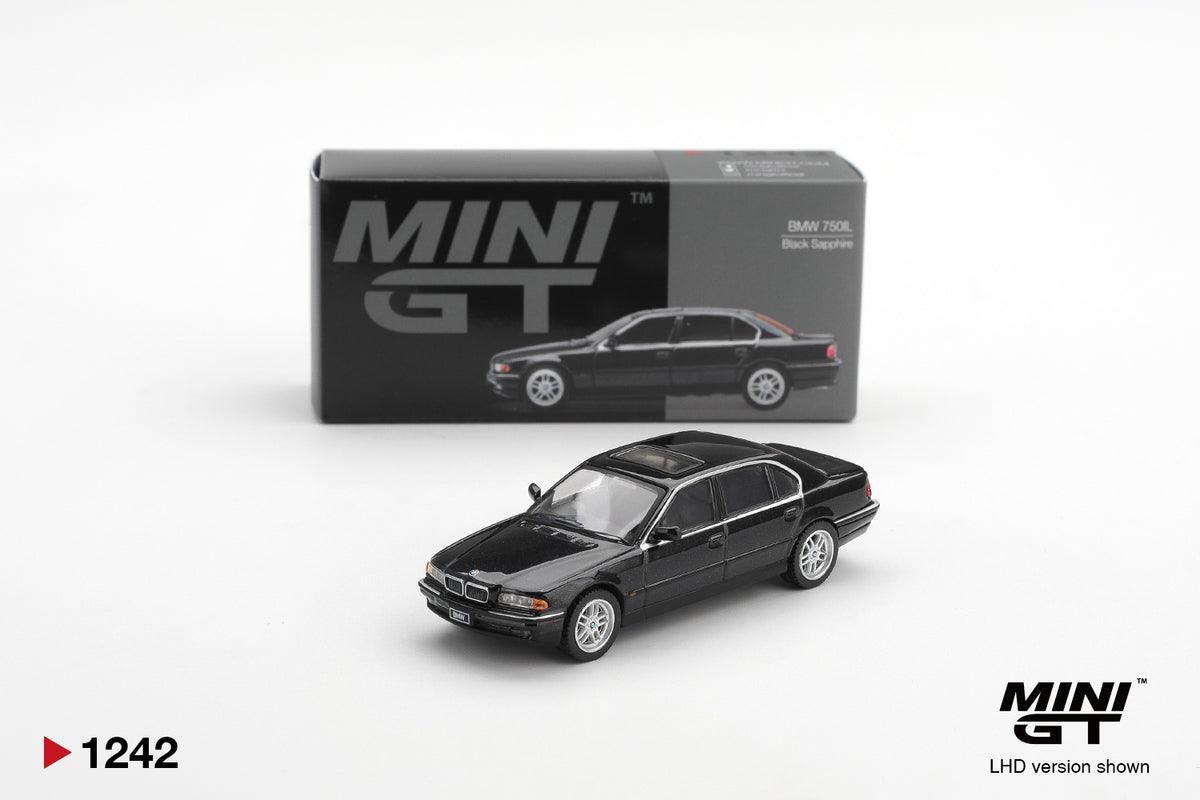 Mini GT BMW 750iL Black Saphire 1:64 Die Cast