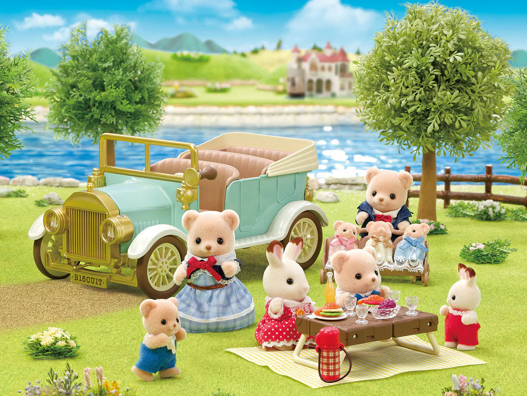 Sylvanian Classic Family Car
