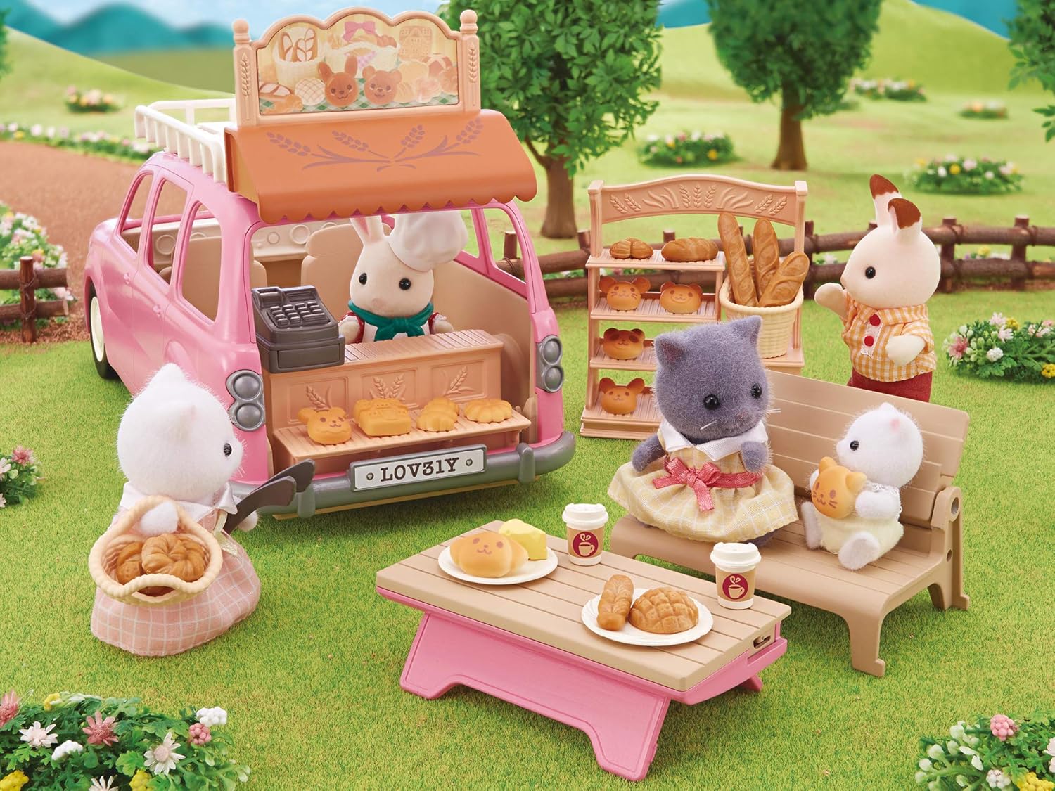 Sylvanian Families Village Cake Shop Starter Set