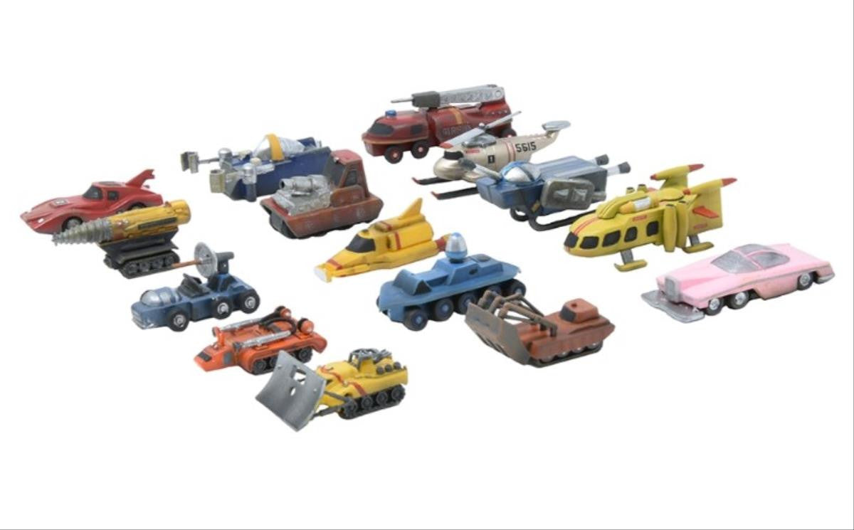 Thunderbird 2 Launch Bay 1:350 Scale Model Kit