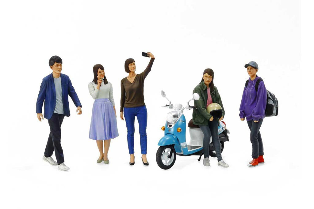Tamiya Campus Friends Modern 1:24 Scale Figures