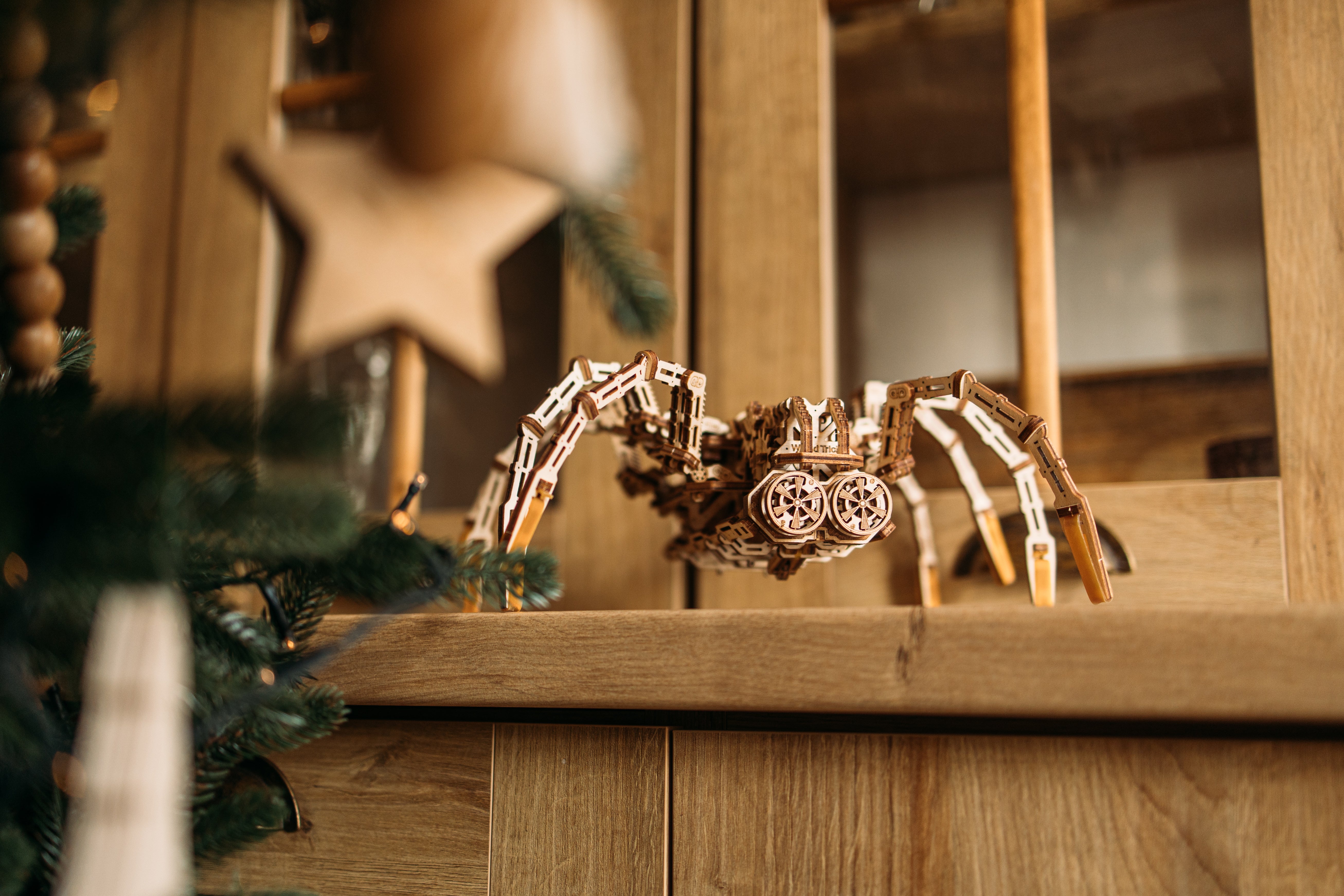 Wood Trick Space Spider 245 Piece Set