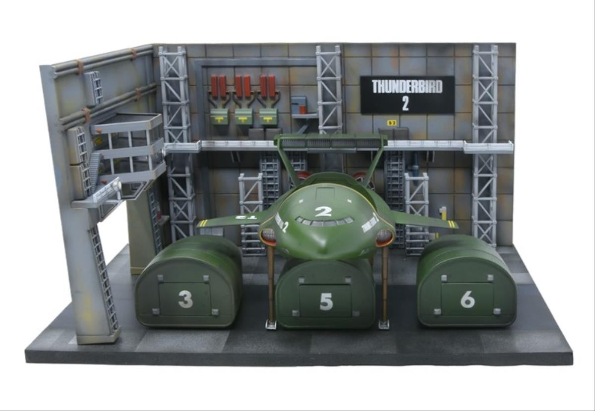 Thunderbird 2 Launch Bay 1:350 Scale Model Kit