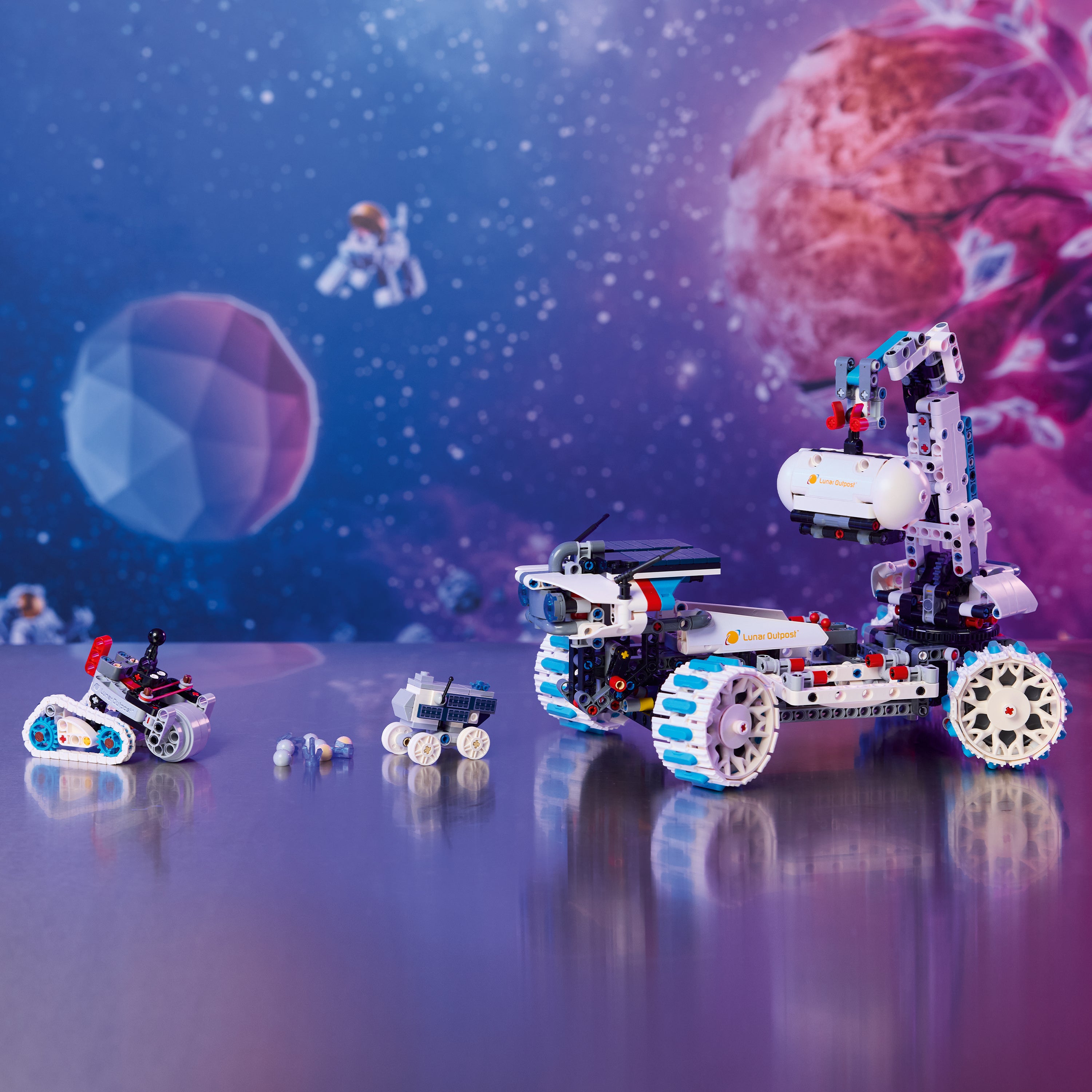 Lego 42211 Lunar Outpost Moon Rover