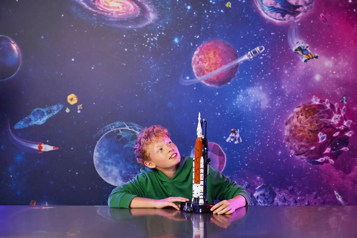 Lego 42221 NASA Artemis Space Launch System Rocket