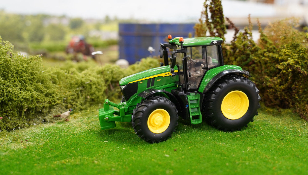 Britains 1:32 Scale John Deere 6M 240