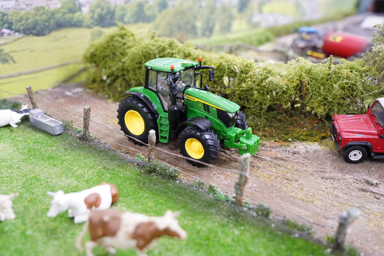 Britains 1:32 Scale John Deere 6M 240