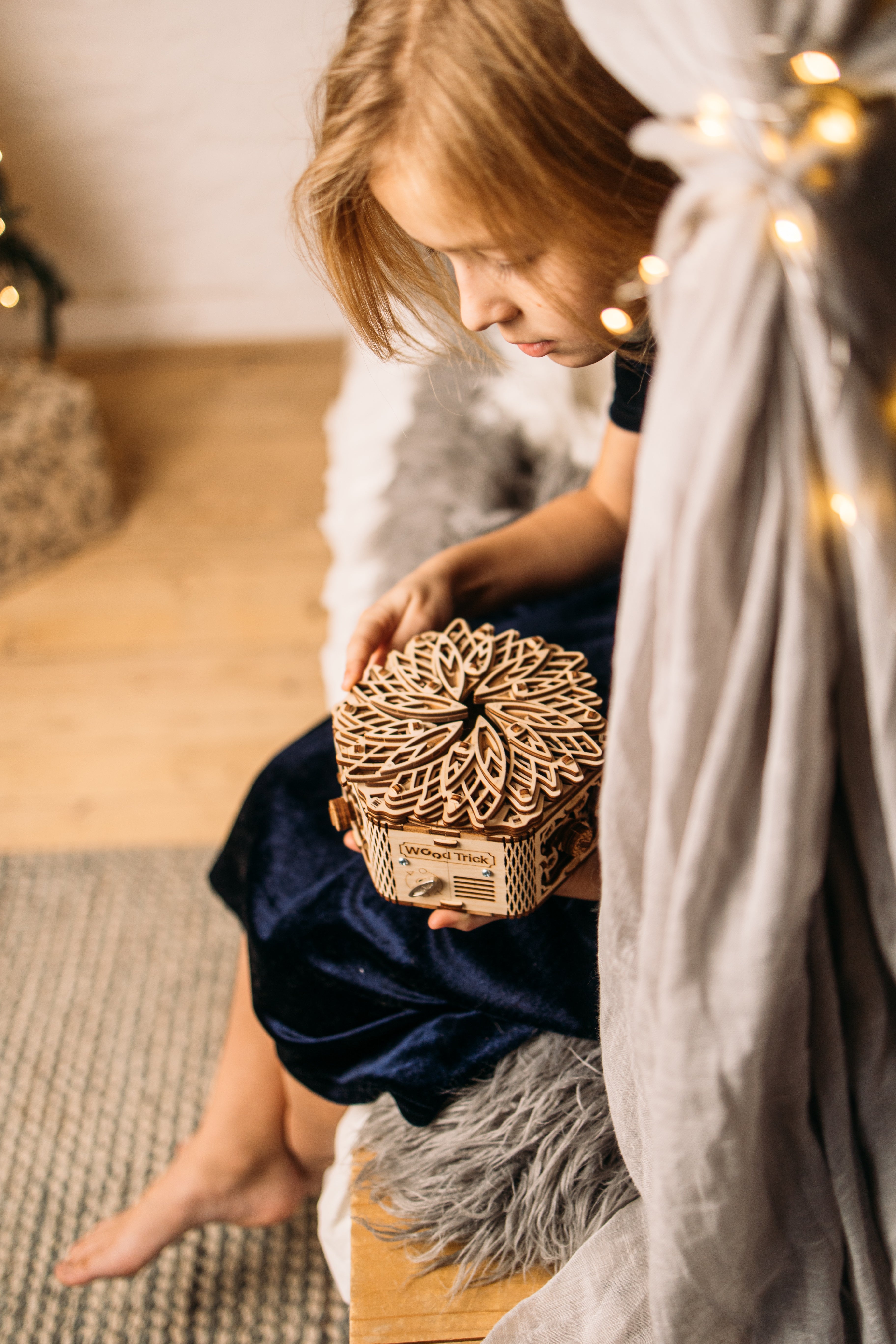 Wood Trick Mystery Flower 278 Piece Set