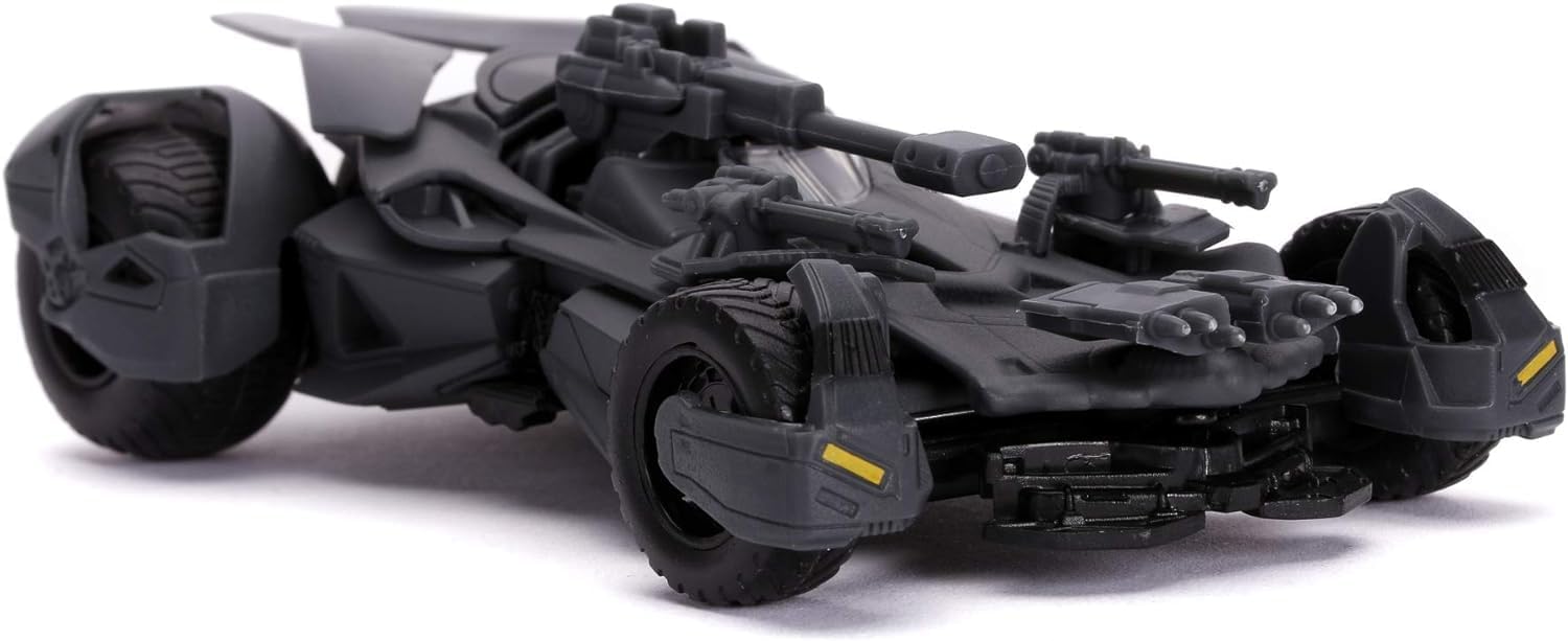 Jada Justice League Batman Batmobile & Figure 1:32 Scale Die Cast Model