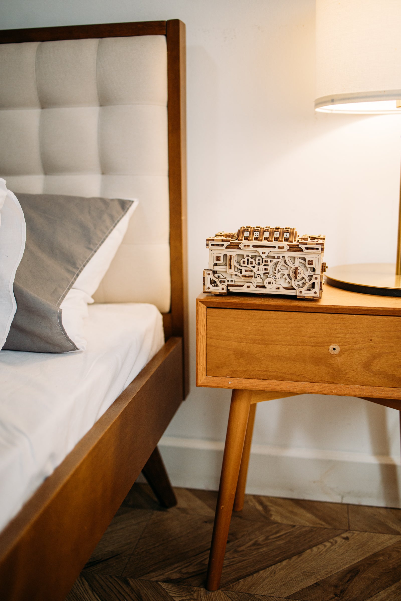 Wood Trick Enigma Chest 504 Piece Set