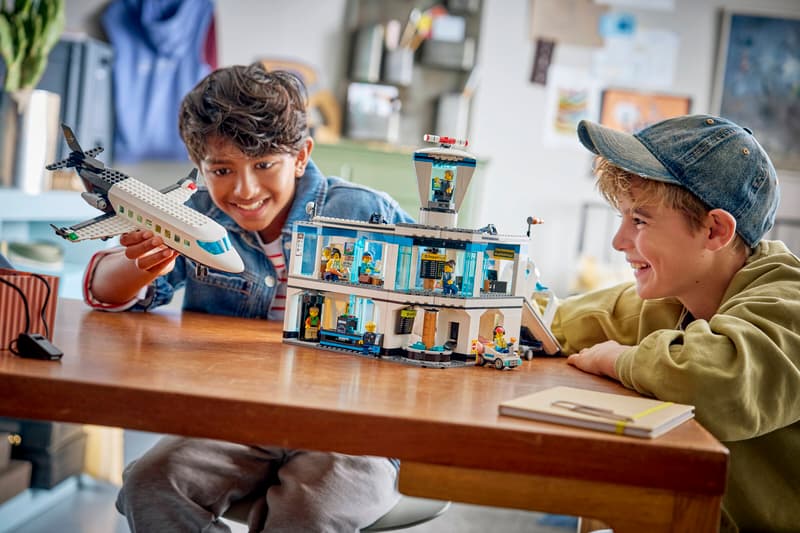 Lego 60502 Airport with Airplane