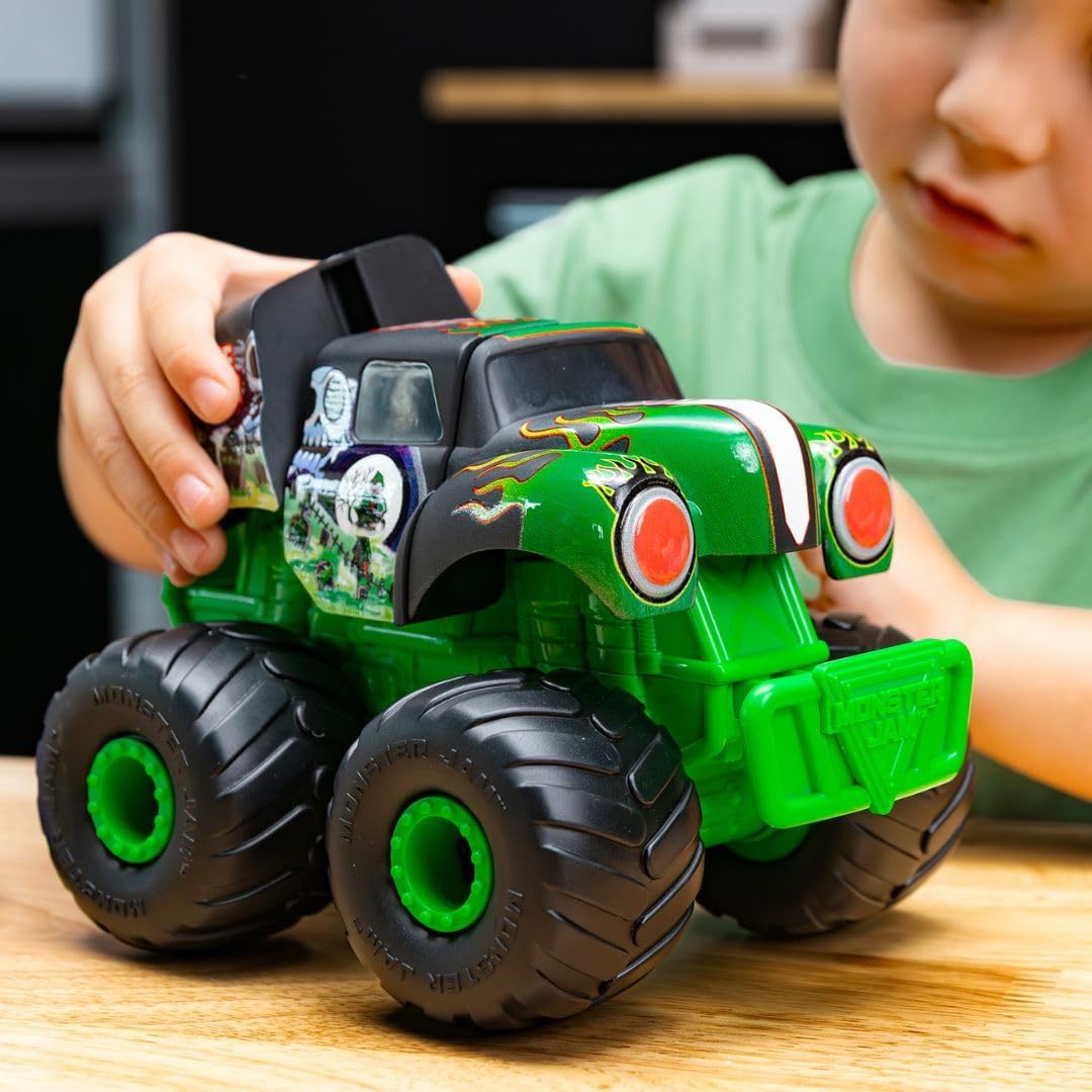 Monster Jam Monstruction Build & Crash Gravedigger