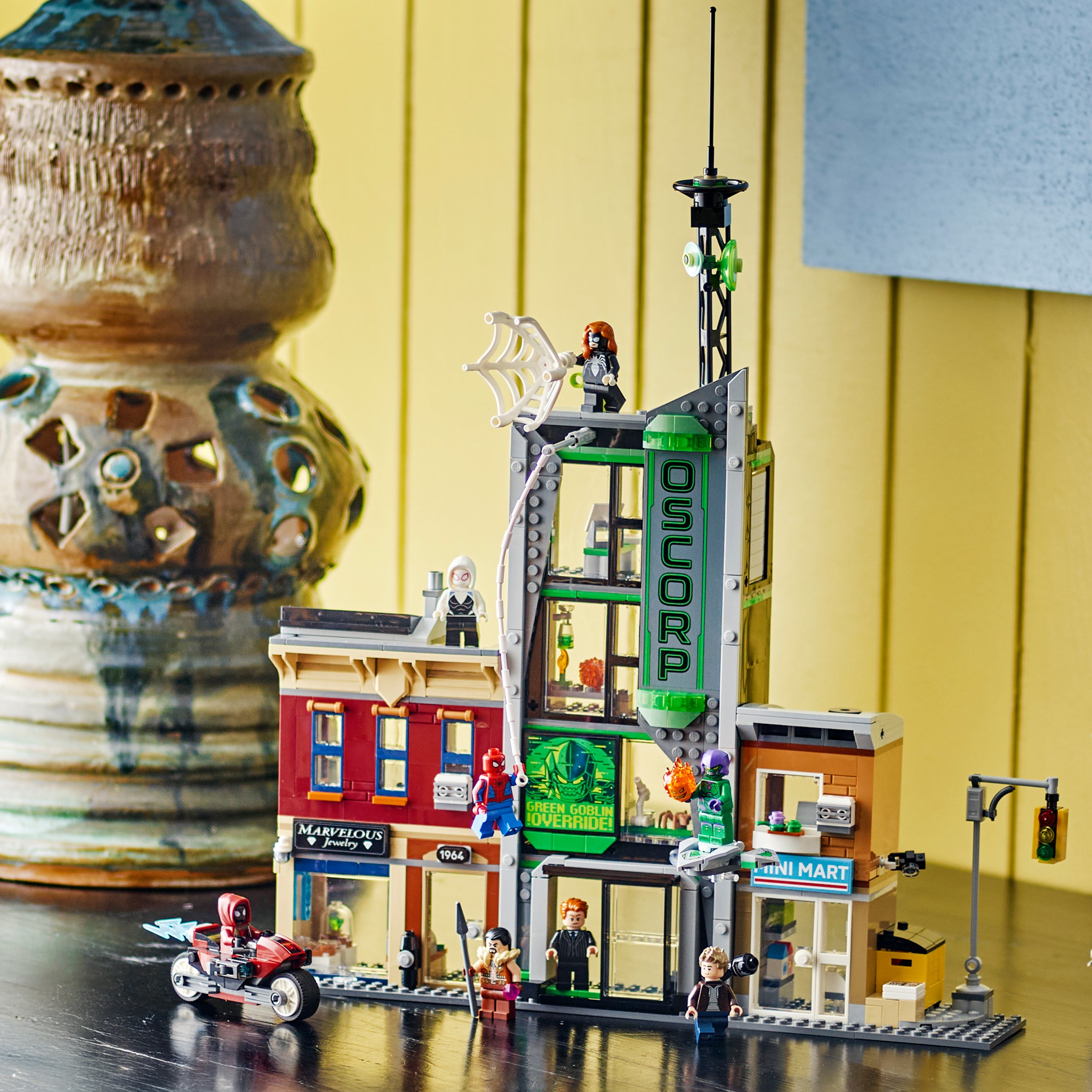 Lego 76324 Spider-Man vs. Oscorp Set