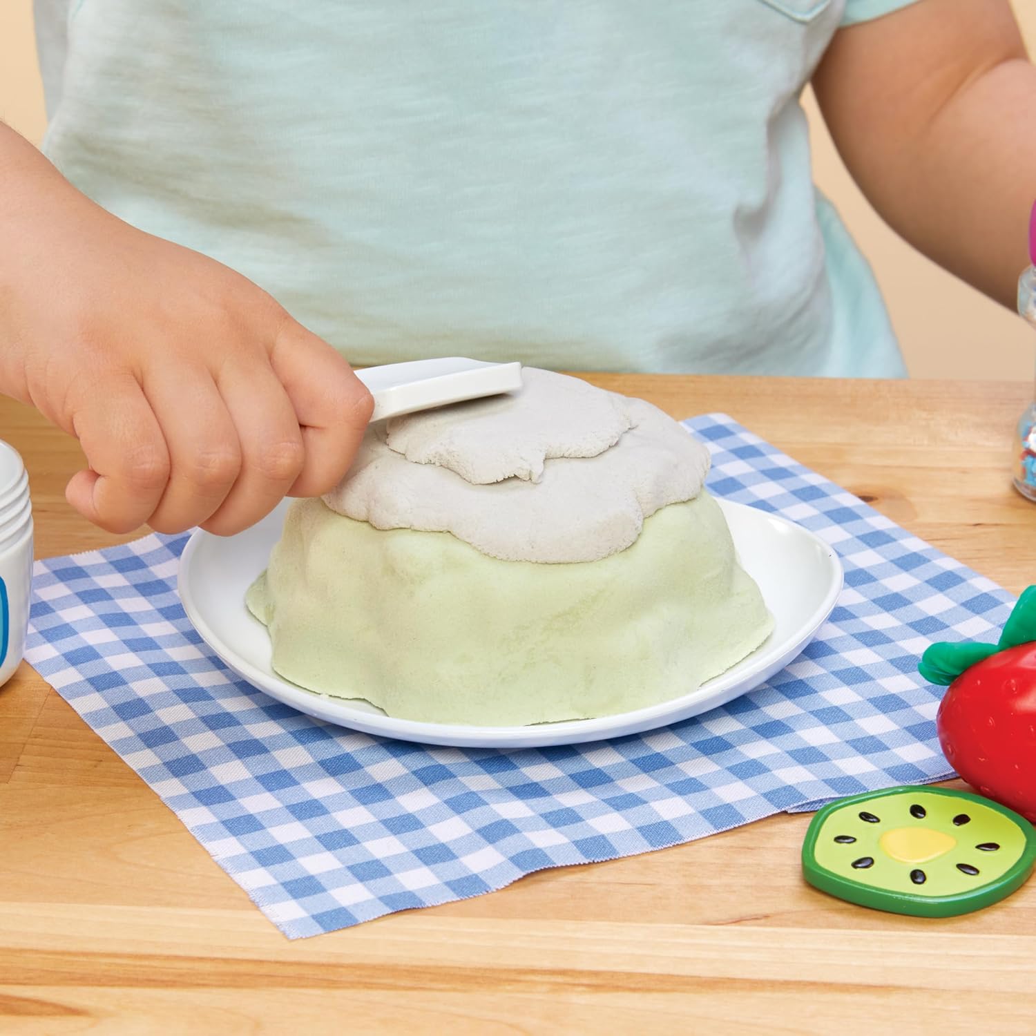 Little Tikes Creative Chefs Bluey Make It! Mix Pavlova Kit