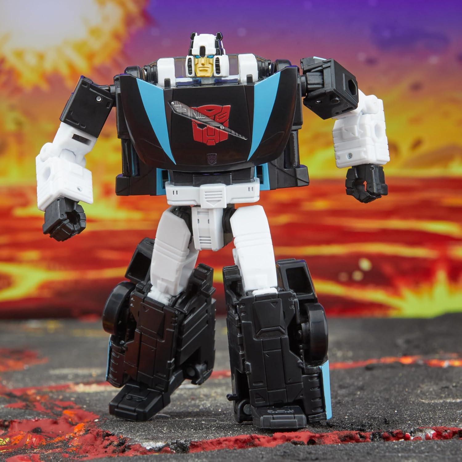 Transformers Legacy Deluxe Class Armada Universe Wheeljack 5.5” Action Figure