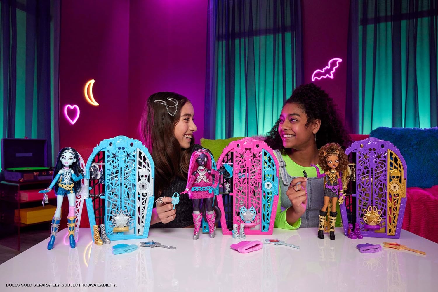 Monster High Skulltimate Secrets Hauntlywood Mysteries Doll, Frankie Stein