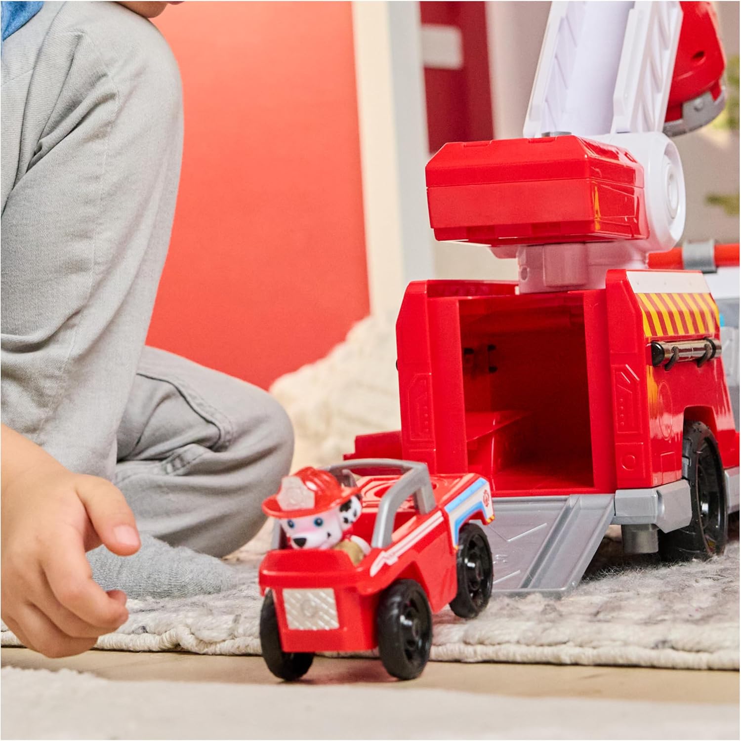 PAW Patrol Fire Rescue: Rapid Reload Fire Truck with Marshall Figure