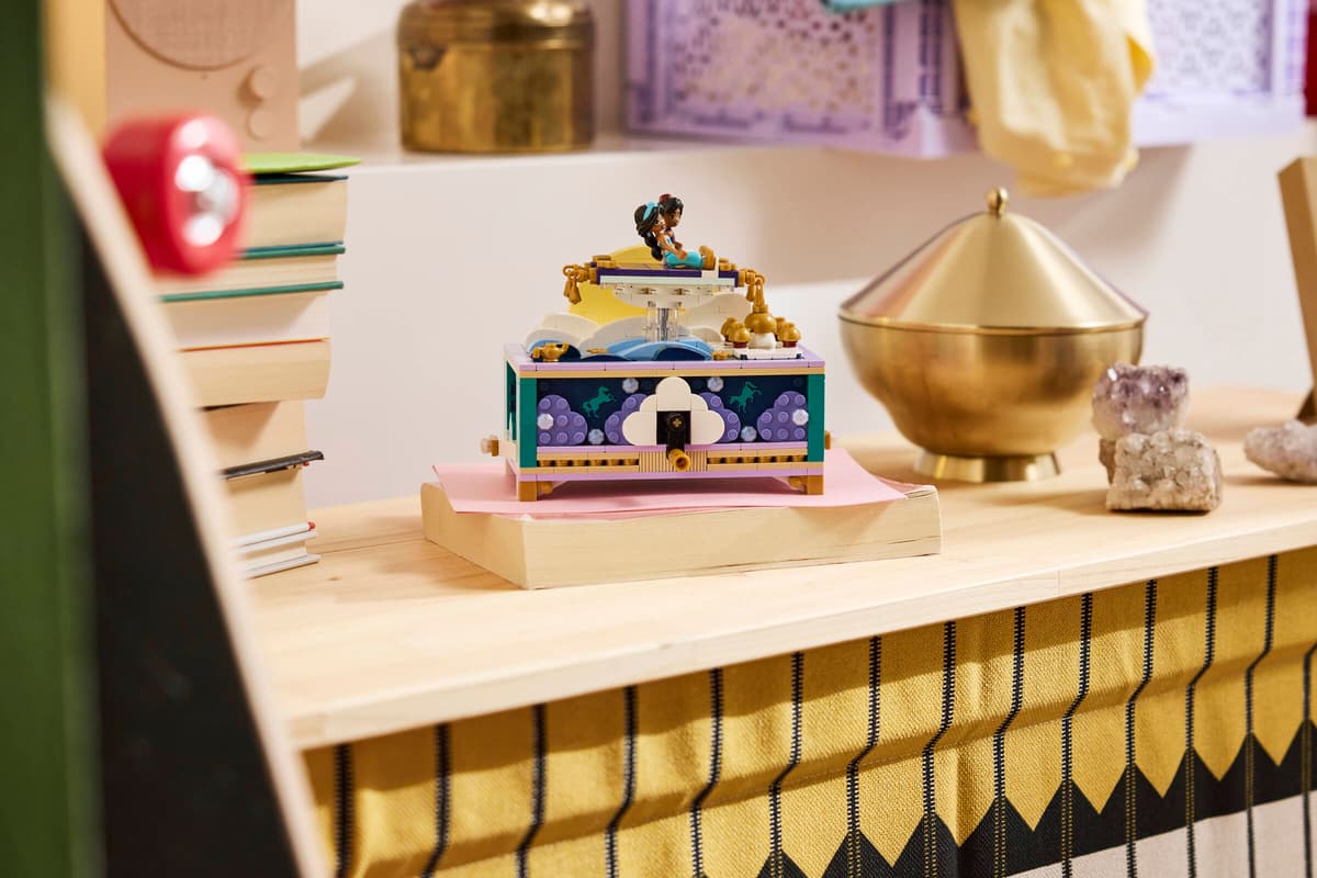 Lego 43295 Jasmines Jewellery Box