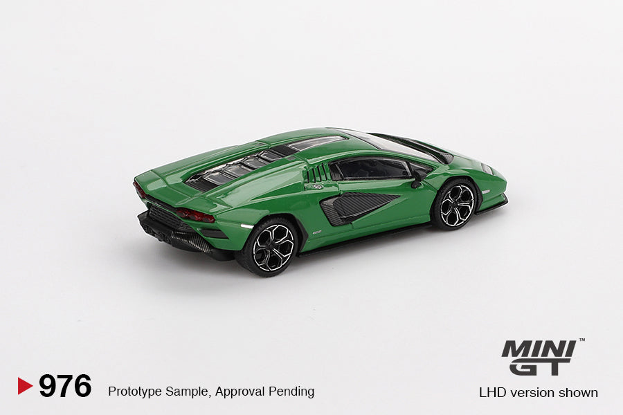 Mini GT Lamborghini Countach LPI 800-4 Verde Medio (LHD) 1:64 Scale