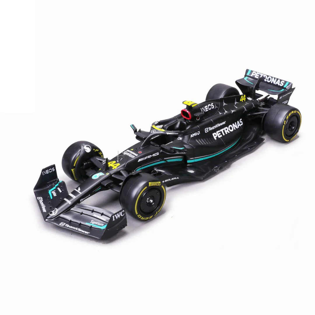 Bburago George Russell Mercedes AMG F1 W14 E Performance 1:24 Scale Die Cast Model