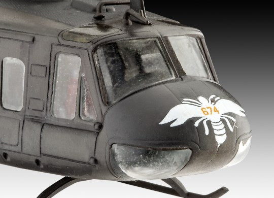 Bell UH-1H Gunship 1:100 Scale Kit