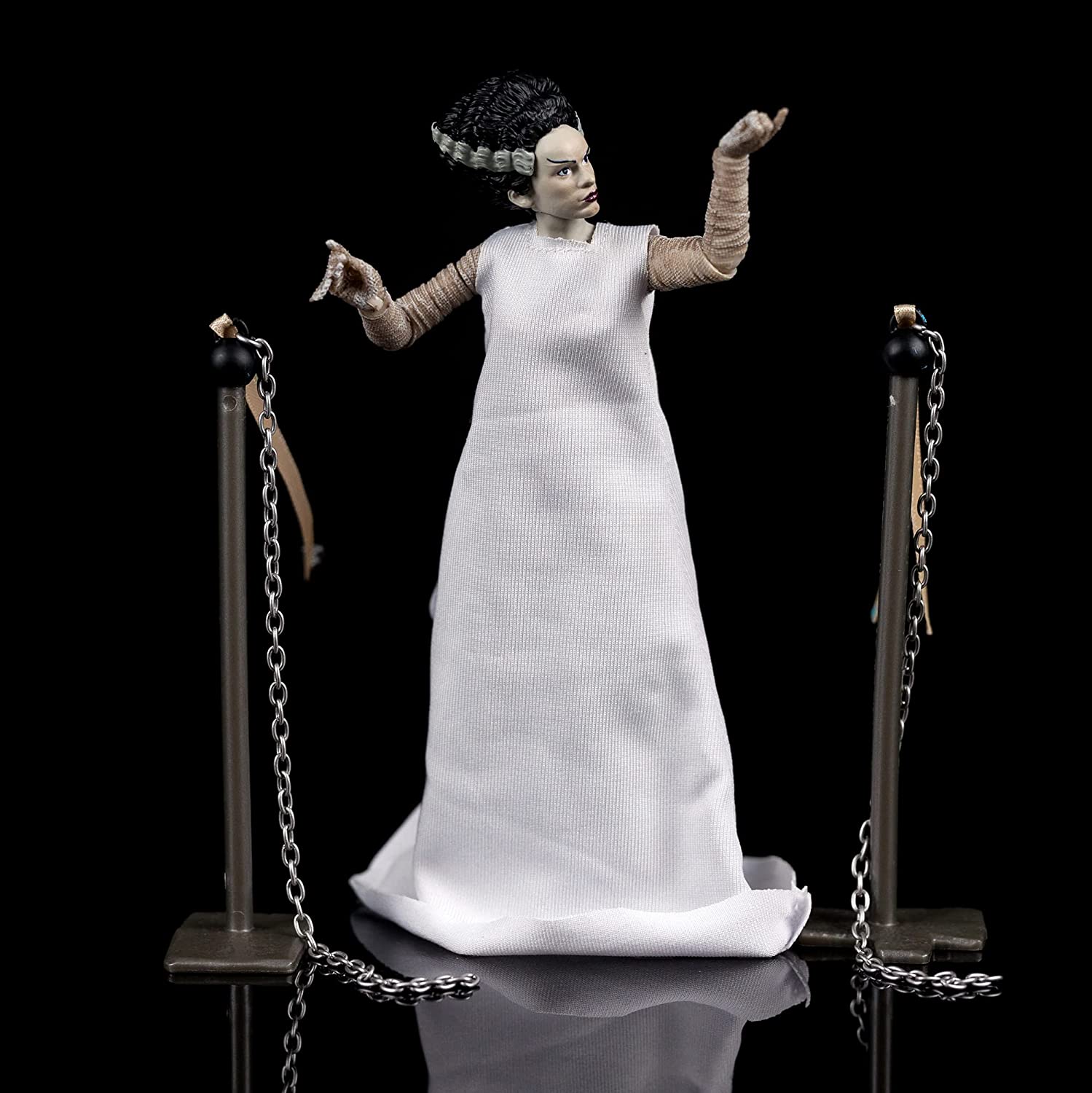 Universal Monsters Bride of Frankenstein 6" Figure