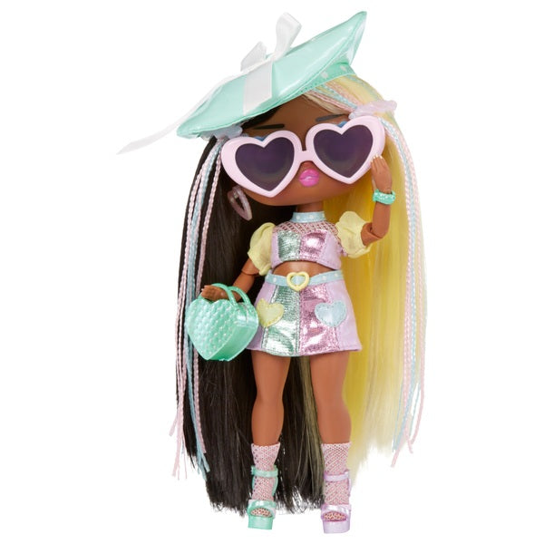 L.O.L. Surprise Tweens Darcy Blush Doll Series 4