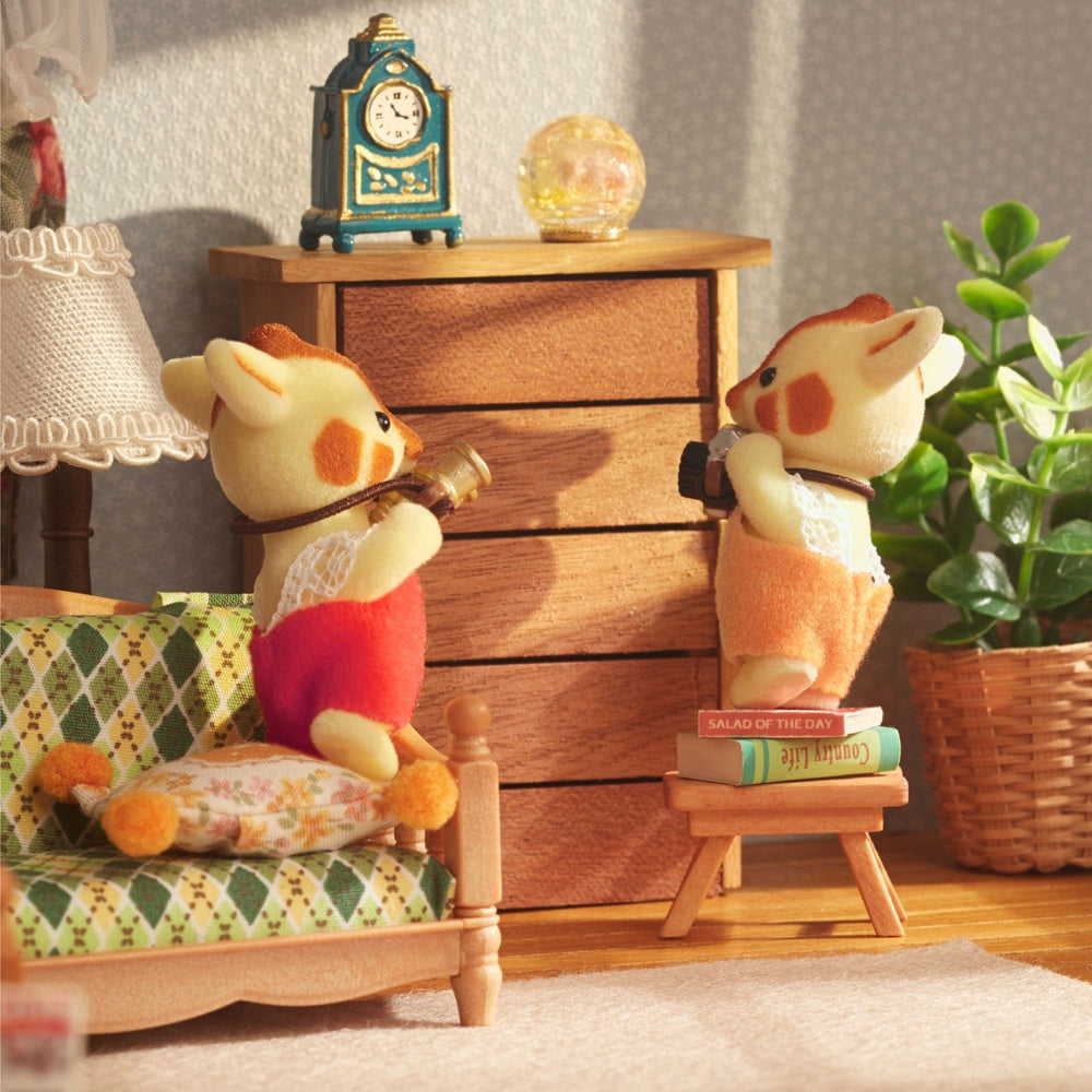Sylvanian Families Highbranch Giraffe Family