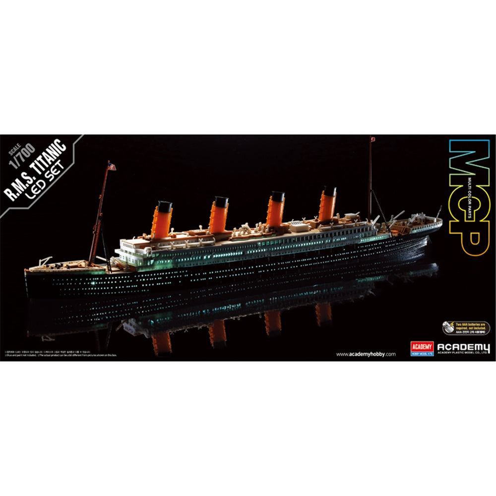 Acadamy Titanic + LED set 1:700 scale model kit
