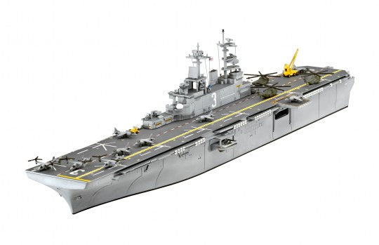 US Navy Assault Carrier WASP C 1:700 Scale Kit