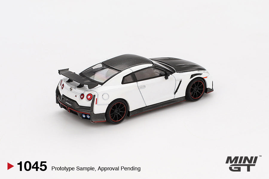 Mini GT Nissan GT-R Nismo 2024 Brilliant White Pearl 1:64 Scale