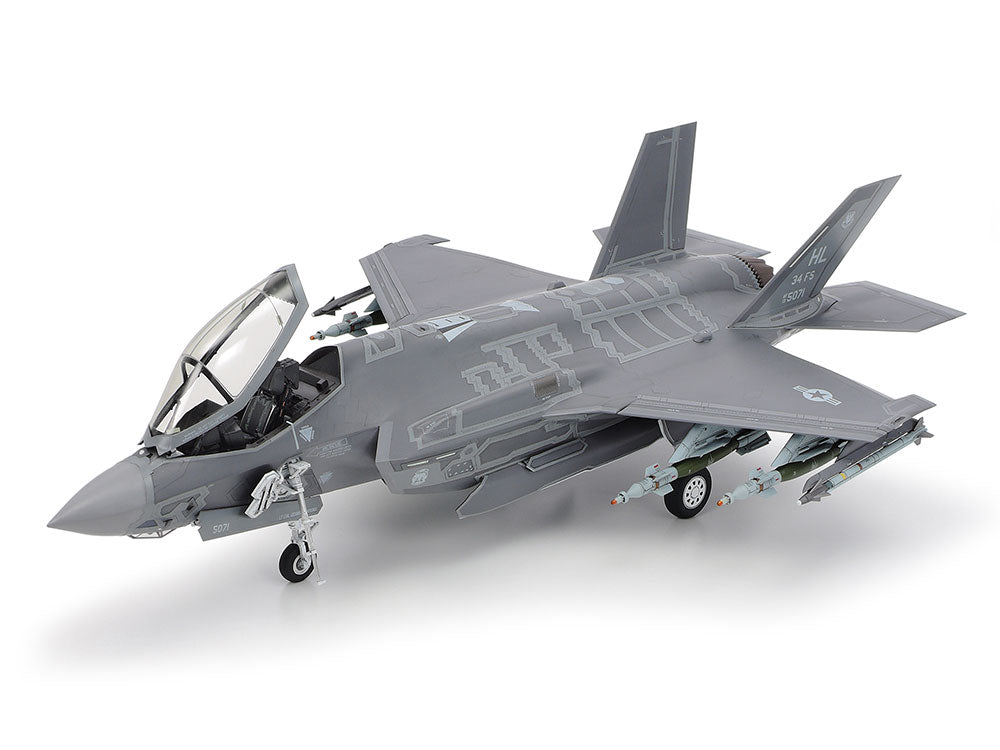 Tamiya 1/48 F-35A Lightning Ii